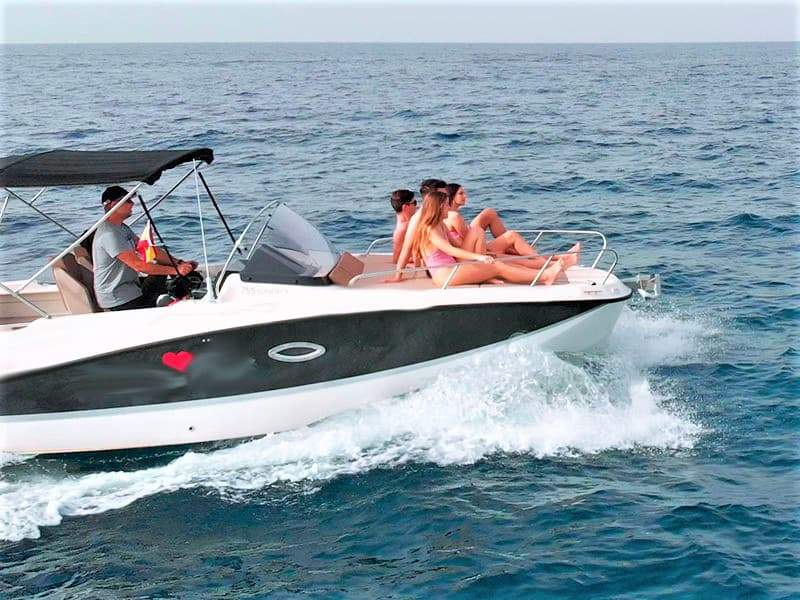 Location de yacht à moteur à Tenerife avec Quicksilver 755 sans skipper